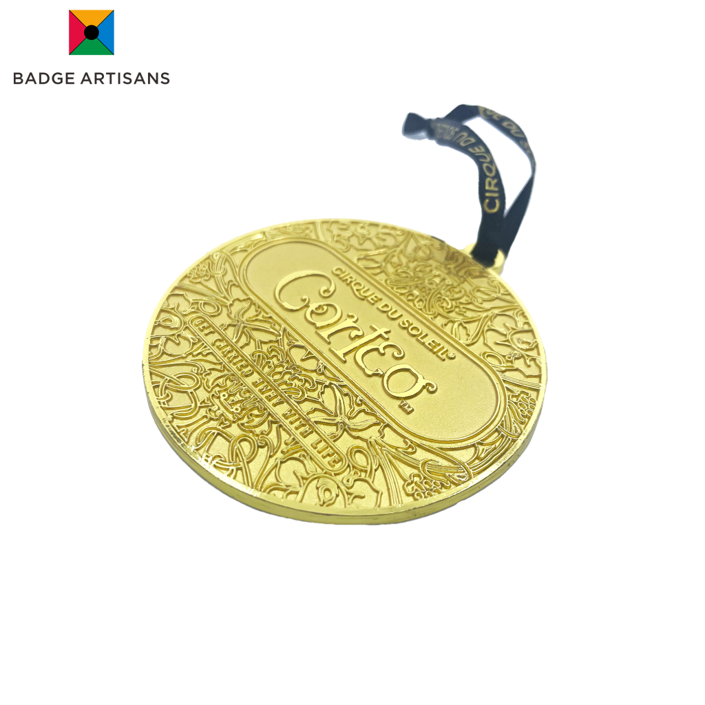 3D zinc alloy circus ornaments with gold-plated finish and engraved design