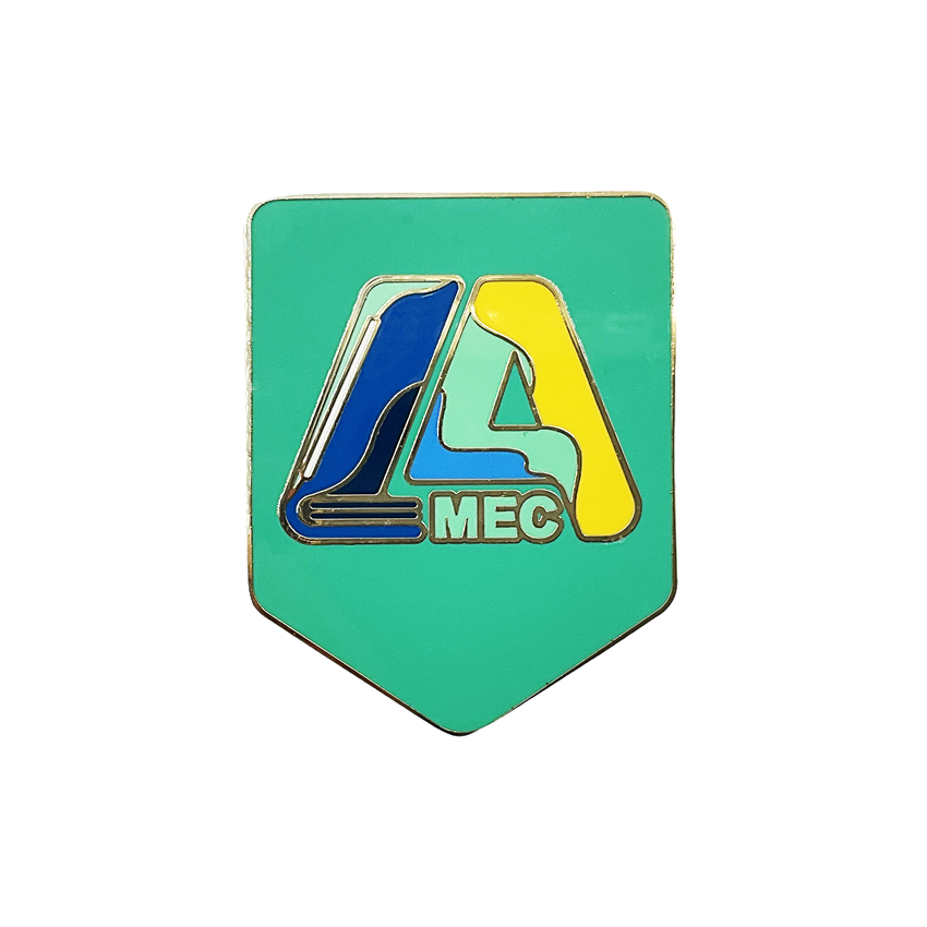 Custom Metal Badges: Premium Shiny Gold Zinc Alloy Badge Manufacturing Excellence